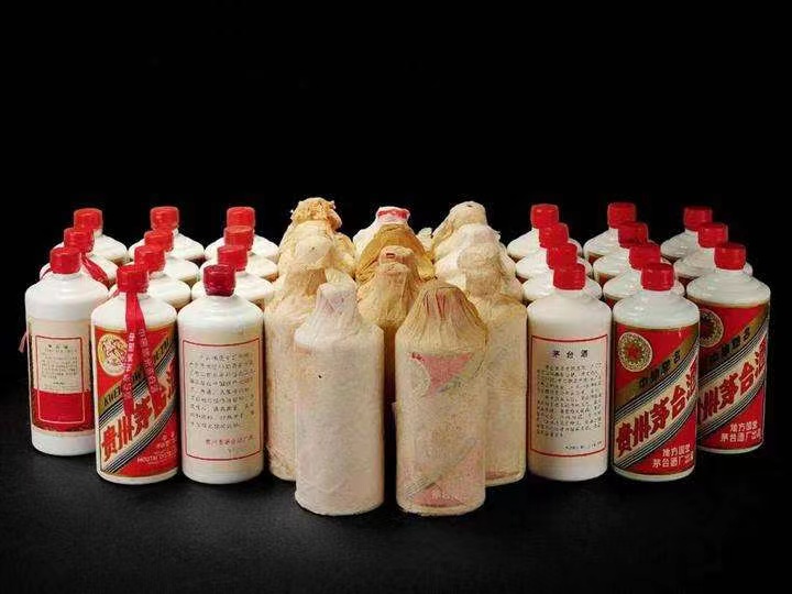 龙湖15年茅台酒回收公司哪里回收(附近上门回收茅台酒）